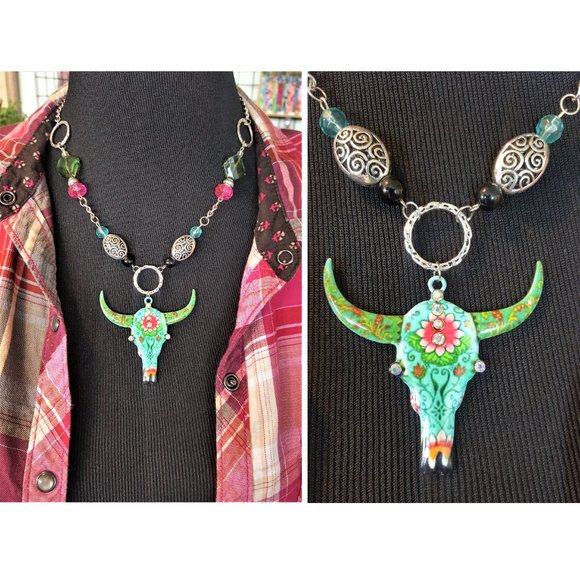 Artisan Hand Crafted Necklace. Southwestern Steer-Skull Turquoise Fuchsia Silver - Picture 5 of 6